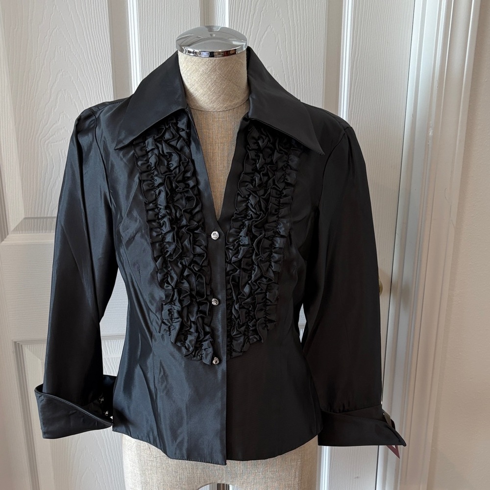 Black NWT Ruffled Button-Front Blouse Size 6